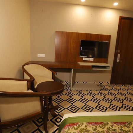 Ip Royal Hotel - New Delhi Ngoại thất bức ảnh