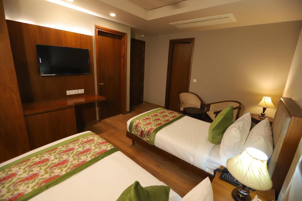 Ip Royal Hotel - New Delhi Ngoại thất bức ảnh
