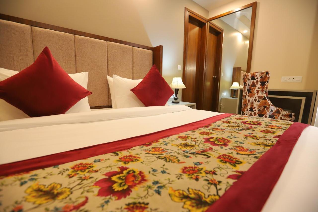 Ip Royal Hotel - New Delhi Ngoại thất bức ảnh